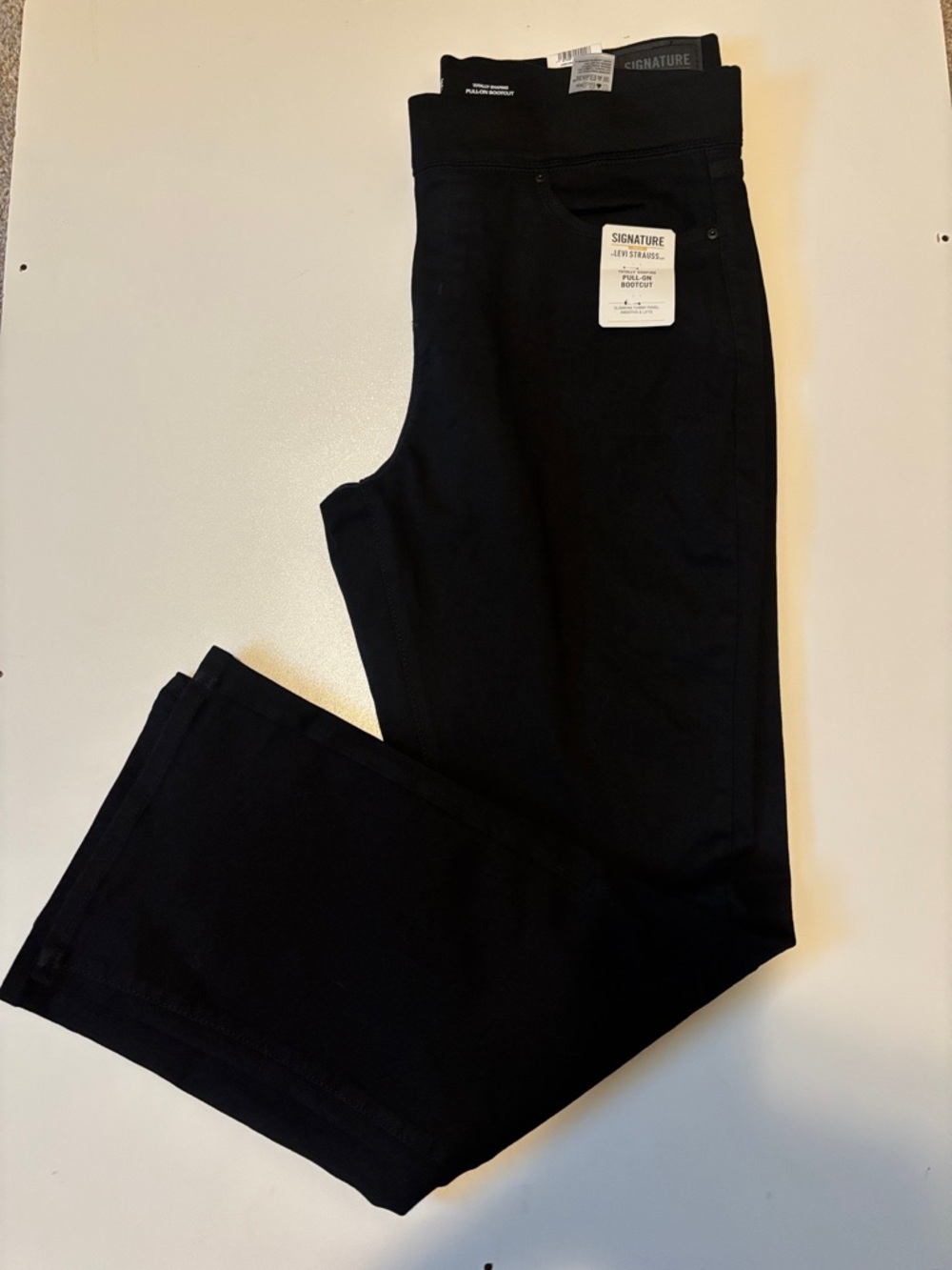 Signature by Levi Strauss Black Bootcut 16 M Jeans pull on Bootcut  NWT